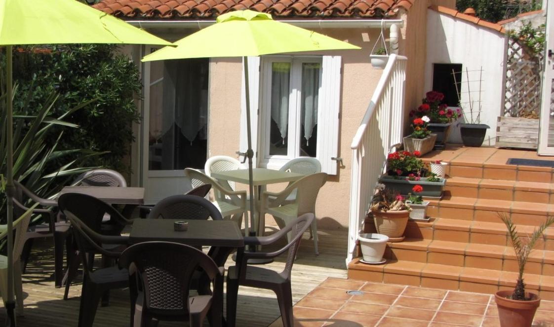 Hotel & Cantine De La Plage Les Sables-dʼOlonne Εξωτερικό φωτογραφία