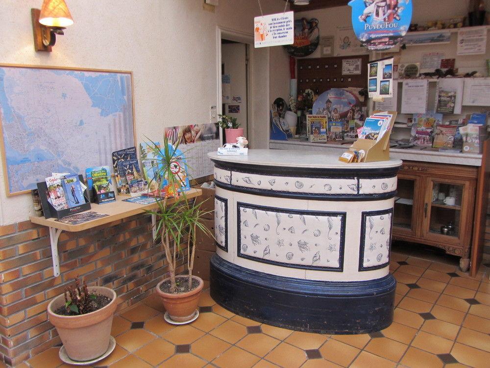 Hotel & Cantine De La Plage Les Sables-dʼOlonne Εξωτερικό φωτογραφία