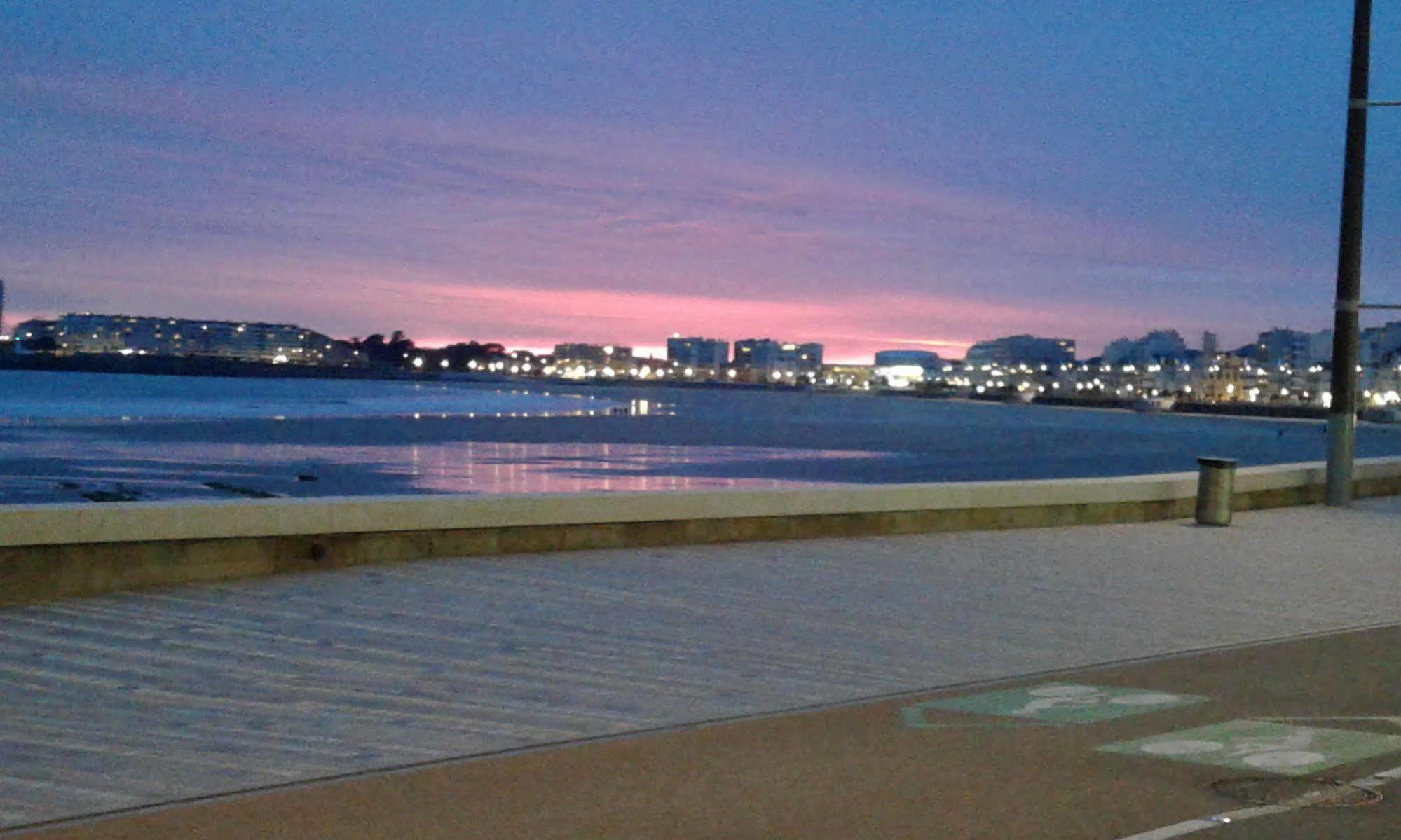 Hotel & Cantine De La Plage Les Sables-dʼOlonne Εξωτερικό φωτογραφία